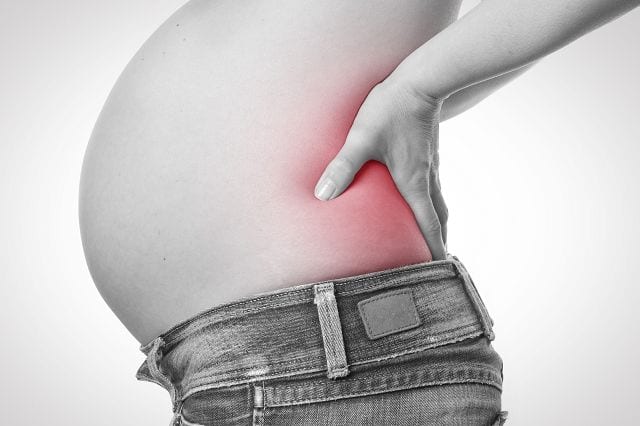 Schwangerschaft ISG Eine weitere häufige Ursache für ein ISG-Syndrom sind hormonelle Umstellungen in der Schwangerschaft, die zu einer Lockerung des Bandapparates führen. Die Muskulatur muss nun die fehlende Stabilität ausgleichen was zu Verspannungen führen kann und schmerzt.